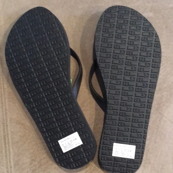 Sanuk yoga spree flip flops, so comfy! - Picture 3 of 3